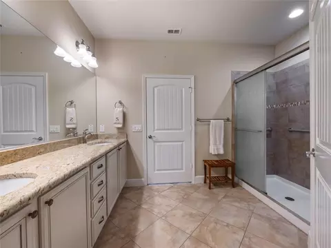 Bath - 9123 SW 70th Loop, Ocala, FL 34481 photo 3 of 3