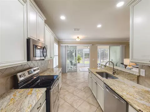 Kitchen - 9123 SW 70th Loop, Ocala, FL 34481 photo 4 of 5