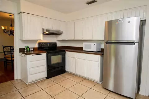 Kitchen - 2910 SW 1st Ave, Gainesville, FL 32607 photo 3 of 5