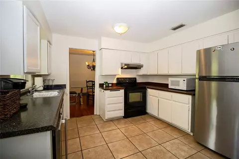 Kitchen - 2910 SW 1st Ave, Gainesville, FL 32607 photo 2 of 5