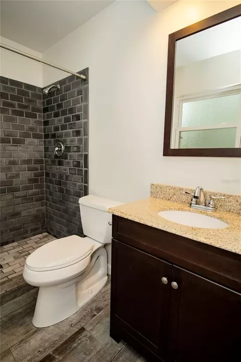 Bath - 2910 SW 1st Ave, Gainesville, FL 32607 photo 1 of 3