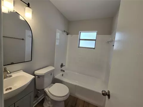 Bath - 2204 SW 6th St, Ocala, FL 34471 photo 2 of 4
