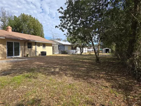 Exterior - 2204 SW 6th St, Ocala, FL 34471 photo 3 of 4