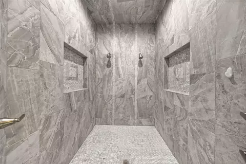 Bath - 1873 NW 85th Loop, Ocala, FL 34475 photo 5 of 10