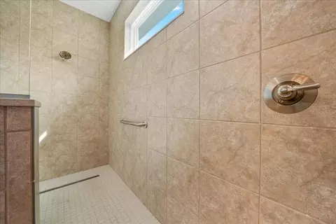 Bath - 10252 SW 96th Loop, Ocala, FL 34481 photo 2 of 6