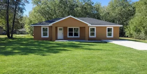 97 NW Sparrow Rd, Dunnellon, FL 34431