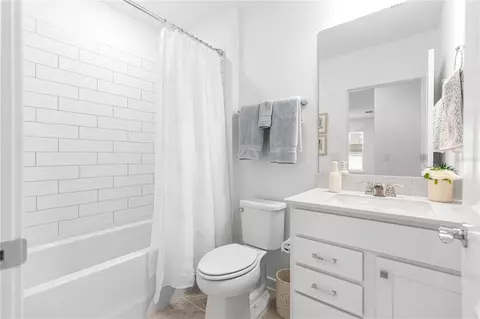 Bath - 6788 SW 90th Loop, Ocala, FL 34476 photo 2 of 5