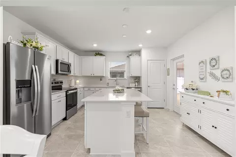Kitchen - 6788 SW 90th Loop, Ocala, FL 34476 photo 2 of 8