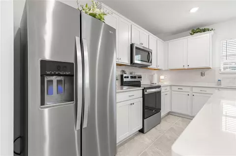 Kitchen - 6788 SW 90th Loop, Ocala, FL 34476 photo 4 of 8