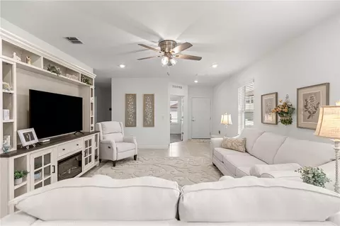 Living - 6788 SW 90th Loop, Ocala, FL 34476 photo 2 of 2