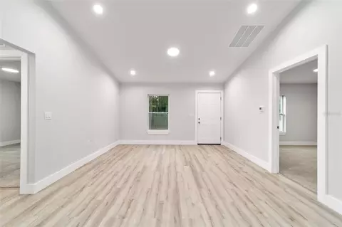 Living - 15520 SW 10th Pl, Ocala, FL 34481 photo 6 of 10