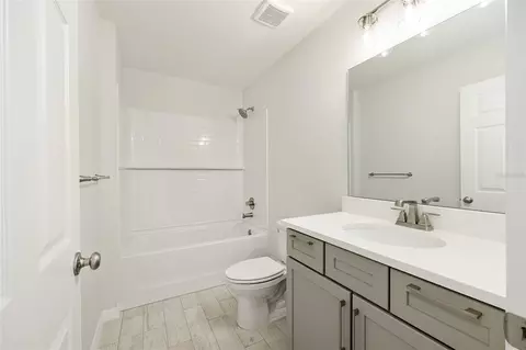 Bath - 49 Locust Loop Cir, Ocala, FL 34472 photo 3 of 3