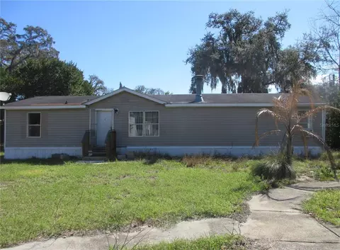 18601 SE 24th Ln, Ocklawaha, FL 32179