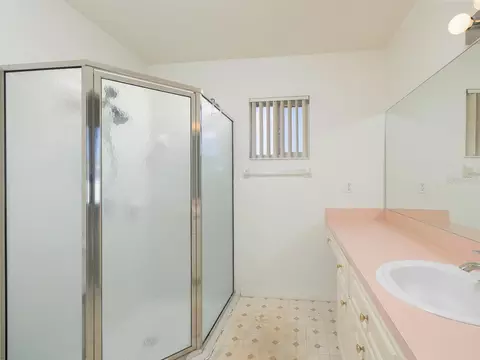 Bath - 6086 SW 98th Loop, Ocala, FL 34476 photo 2 of 3