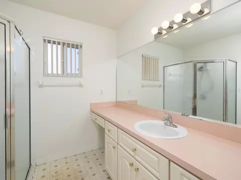 Bath - 6086 SW 98th Loop, Ocala, FL 34476 photo 1 of 3