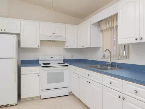 Kitchen - 6086 SW 98th Loop, Ocala, FL 34476 photo 1 of 2