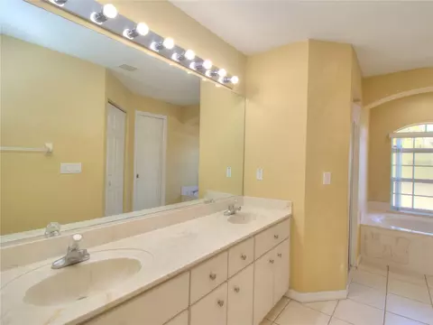 Bath - 4240 SW 111th Pl, Ocala, FL 34476 photo 1 of 3