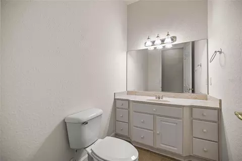 Bath - 9512 SE 124th Loop, Summerfield, FL 34491 photo 1 of 3