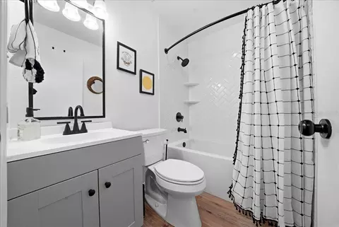 Bath - 685 NW 67th Pl, Ocala, FL 34475 photo 4 of 4