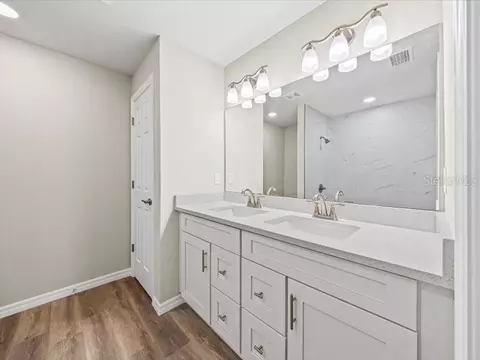 Bath - 38 Willow Rd, Ocala, FL 34472 photo 2 of 3