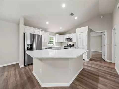 Kitchen - 38 Willow Rd, Ocala, FL 34472 photo 2 of 6