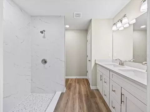Bath - 38 Willow Rd, Ocala, FL 34472 photo 1 of 3