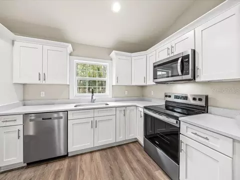 Kitchen - 38 Willow Rd, Ocala, FL 34472 photo 3 of 6