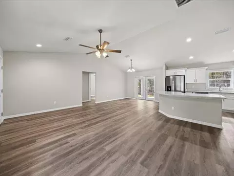Living - 38 Willow Rd, Ocala, FL 34472 photo 1 of 4