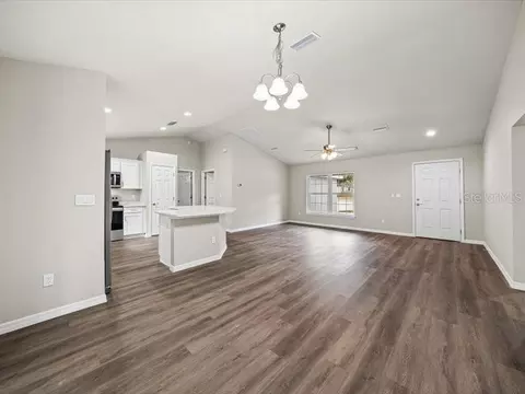 Living - 38 Willow Rd, Ocala, FL 34472 photo 4 of 4