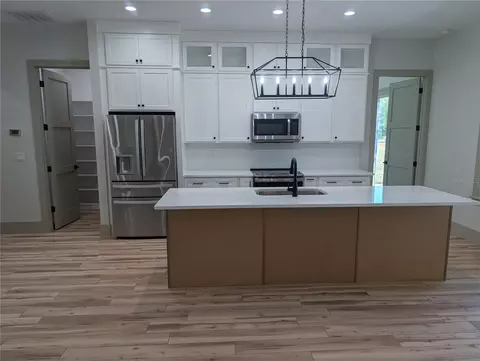 Kitchen - 1303 NE 23rd Ave, Ocala, FL 34470 photo 4 of 5