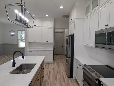 Kitchen - 1303 NE 23rd Ave, Ocala, FL 34470 photo 2 of 5