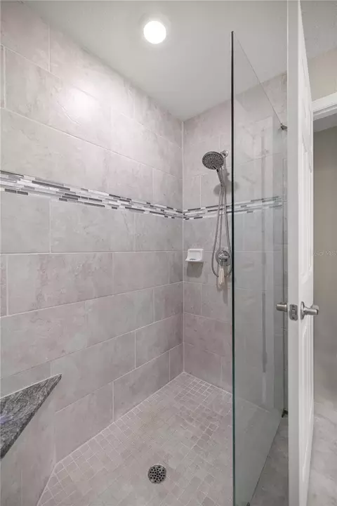Bath - 9609 SW 40th Ter, Ocala, FL 34476 photo 2 of 3