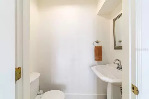 Bath - 905 SE 12th St, Ocala, FL 34471 photo 1 of 4