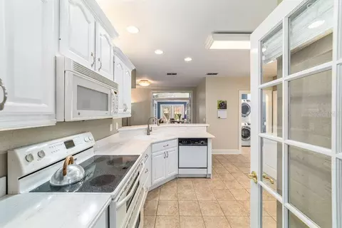 Kitchen - 905 SE 12th St, Ocala, FL 34471 photo 1 of 2