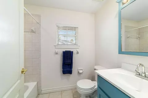 Bath - 905 SE 12th St, Ocala, FL 34471 photo 4 of 4