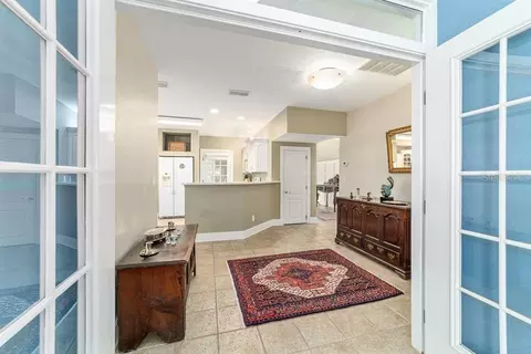Entry Way - 905 SE 12th St, Ocala, FL 34471 photo 4 of 7