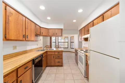Kitchen - 3836 SE 45th Pl, Ocala, FL 34480 photo 4 of 4