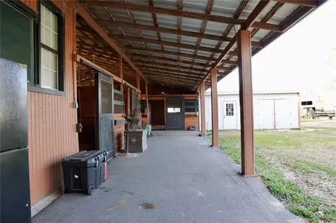 Exterior - 12895 NW Gainesville Rd, Reddick, FL 32686 photo 10 of 11