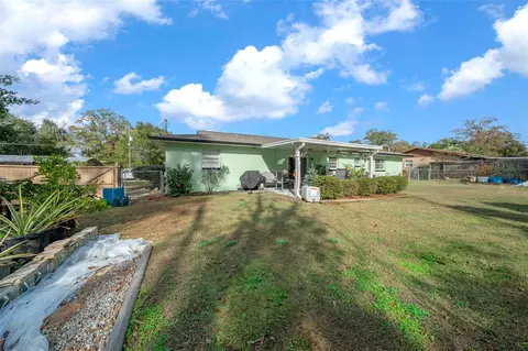 Exterior - 2004 NE 52nd St, Ocala, FL 34479 photo 1 of 8