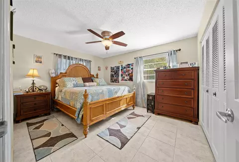 Bedroom - 2004 NE 52nd St, Ocala, FL 34479 photo 4 of 4
