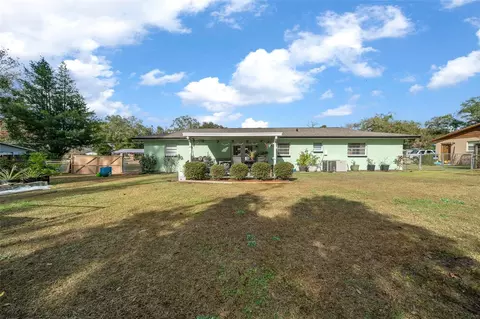 Exterior - 2004 NE 52nd St, Ocala, FL 34479 photo 5 of 8