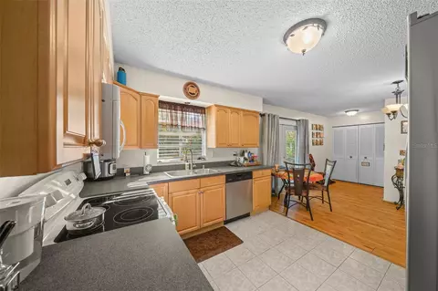 Kitchen - 2004 NE 52nd St, Ocala, FL 34479 photo 1 of 2