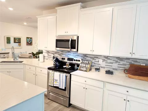 Kitchen - 7656 SW 74th Loop, Ocala, FL 34481 photo 4 of 10