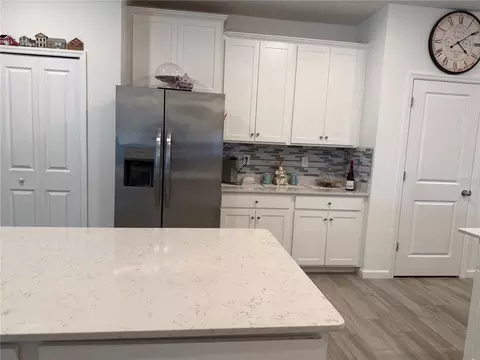 Kitchen - 7656 SW 74th Loop, Ocala, FL 34481 photo 9 of 10