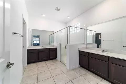 Bath - 6433 SW 73rd Ave, Ocala, FL 34474 photo 1 of 3