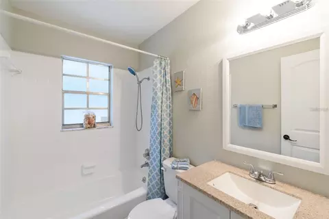 Bath - 5002 SE 7 Pl, Ocala, FL 34471 photo 5 of 5