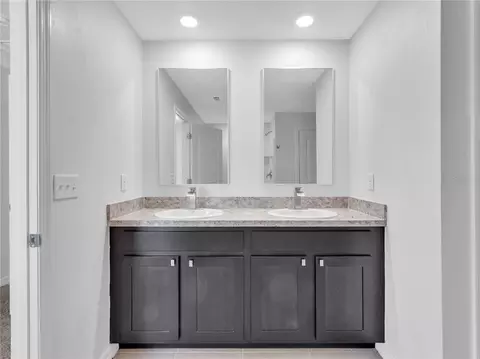Bath - 602 Olive Conch St, Ruskin, FL 33570 photo 1 of 2