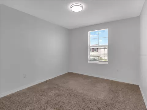 Bedroom - 602 Olive Conch St, Ruskin, FL 33570 photo 5 of 6