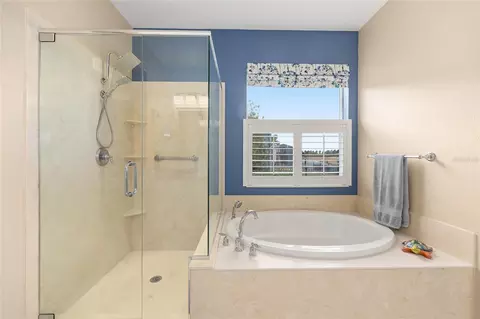 Bath - 9299 SW 66th Loop, Ocala, FL 34481 photo 2 of 3