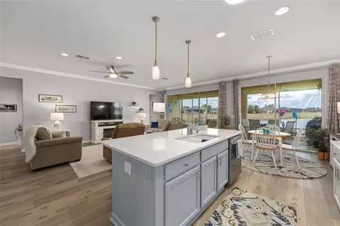 Kitchen - 9299 SW 66th Loop, Ocala, FL 34481 photo 5 of 5